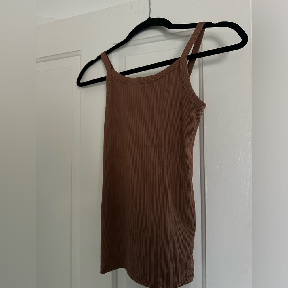 Brown Tank